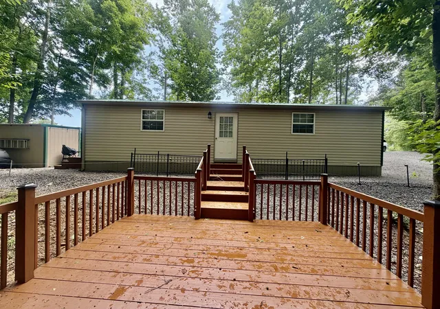 Photo 1 of Sale Pending at 81 Airport Dr, Russell Springs, KY 42642 | MLS# 26022116 | Listing updated on 2026-09-17