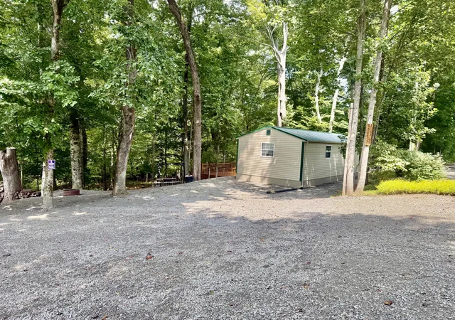 Photo 3 of Sale Pending at 81 Airport Dr, Russell Springs, KY 42642 | MLS# 26022116 | Listing updated on 2026-09-17
