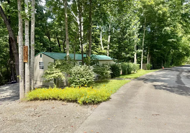 Photo 4 of Sale Pending at 81 Airport Dr, Russell Springs, KY 42642 | MLS# 26022116 | Listing updated on 2026-09-17