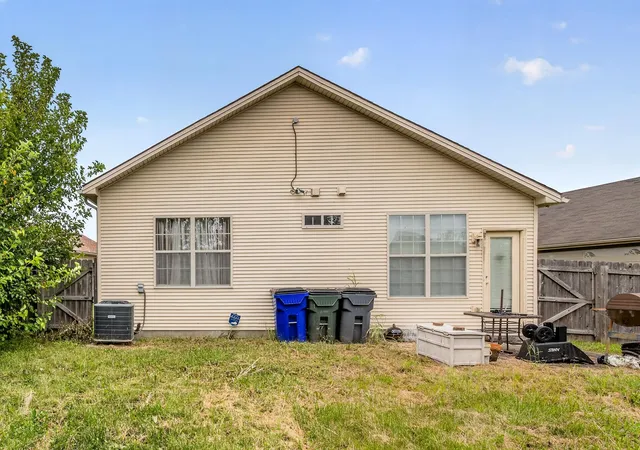 Photo 3 of Single family home for sale at 1941 Millbank Rd, Lexington, KY 40511 | MLS# 26021541 | Listing updated on 2026-09-04