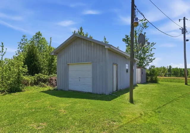 Photo 2 of Single family home for sale at 1195 Science Ridge Rd, Jeffersonville, KY 40337 | MLS# 26021519 | Listing updated on 2026-08-10