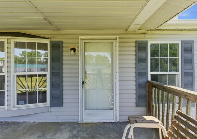 Photo 4 of Single family home for sale at 1195 Science Ridge Rd, Jeffersonville, KY 40337 | MLS# 26021519 | Listing updated on 2026-08-10