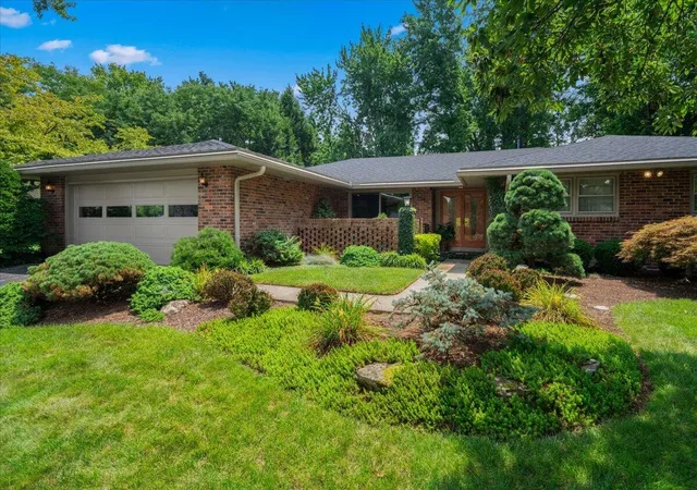 Photo 1 of Sale Pending at 3452 Lannette Ln, Lexington, KY 40503 | MLS# 26021653 | Listing updated on 2026-08-15