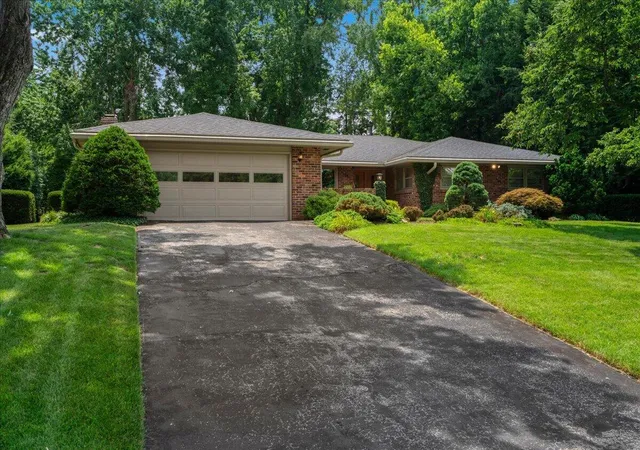 Photo 2 of Sale Pending at 3452 Lannette Ln, Lexington, KY 40503 | MLS# 26021653 | Listing updated on 2026-08-15