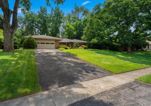 Photo 3 of Sale Pending at 3452 Lannette Ln, Lexington, KY 40503 | MLS# 26021653 | Listing updated on 2026-08-15