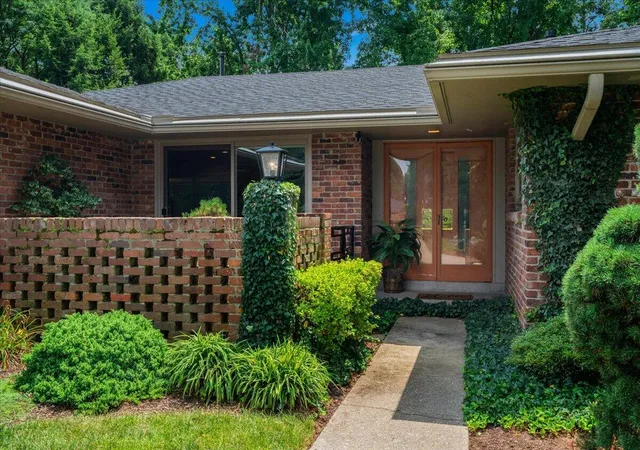 Photo 4 of Sale Pending at 3452 Lannette Ln, Lexington, KY 40503 | MLS# 26021653 | Listing updated on 2026-08-15