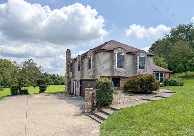 Photo 4 of Single family home for sale at 90 Owens Fry Rd, Somerset, KY 42503 | MLS# 26021481 | Listing updated on 2026-09-15