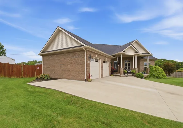 Photo 2 of Sale Pending at 104 Dove Run Cir, Georgetown, KY 40324 | MLS# 26021563 | Listing updated on 2026-08-19