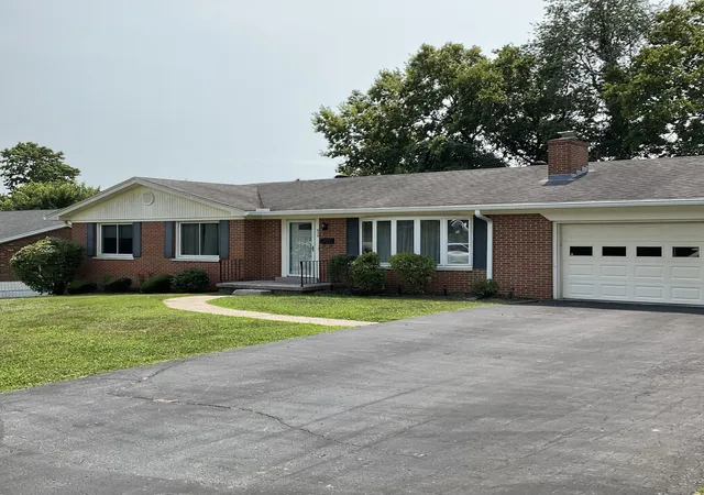 Photo 3 of Sale Pending at 570 Hopi Trl, Frankfort, KY 40601 | MLS# 26021610 | Listing updated on 2026-08-21
