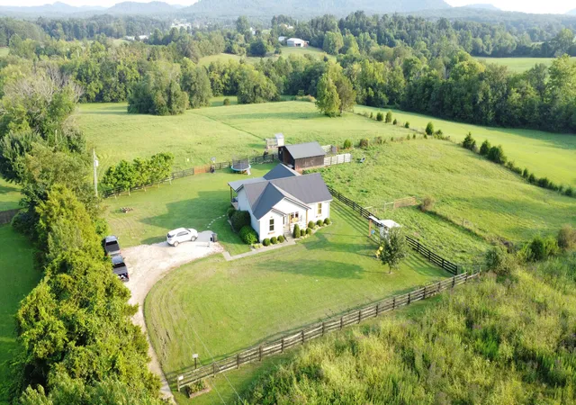 Photo 1 of Sale Pending at 7121 Camargo Levee Rd, Jeffersonville, KY 40337 | MLS# 26022337 | Listing updated on 2026-09-04