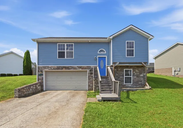 Photo 3 of Single family home for sale at 641 Jennifer Dr, Richmond, KY 40475 | MLS# 26021898 | Listing updated on 2026-10-09