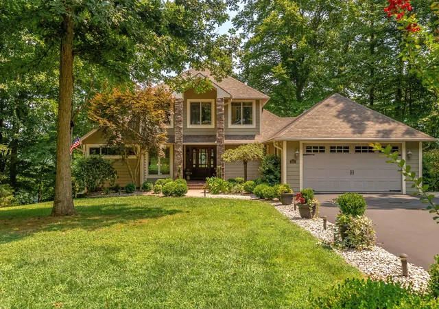 Photo 2 of Single family home for sale at 1355 Cliffside Dr, Russell Springs, KY 42642 | MLS# 26021782 | Listing updated on 2026-09-05