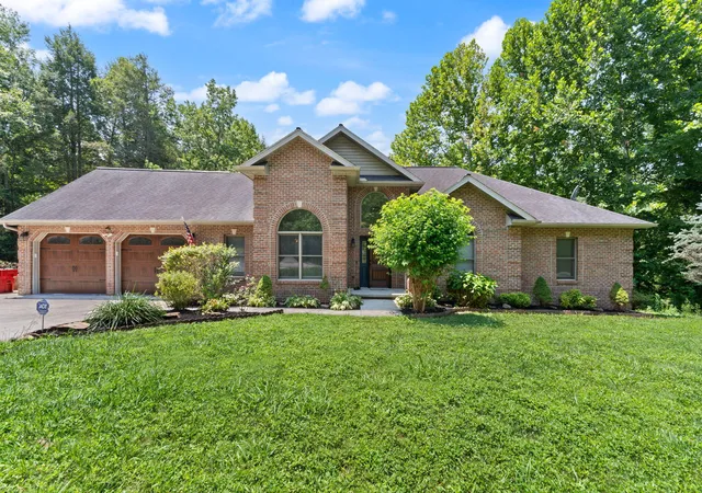 Photo 2 of Sale Pending at 485 River Bnd Dr, London, KY 40744 | MLS# 26021485 | Listing updated on 2026-09-13