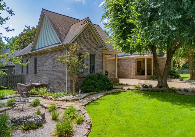 Photo 2 of Multi family home for sale at 395 Wildcat Tr, Paducah, KY 42003 | MLS# 26021711 | Listing updated on 2026-08-12