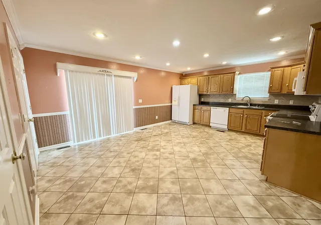 Photo 3 of Single family home for sale at 419 Bellaire Dr, Harrodsburg, KY 40330 | MLS# 26021573 | Listing updated on 2026-10-10