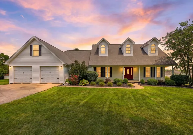 Photo 1 of Single family home for sale at 1332 Pine Meadows Dr, Lawrenceburg, KY 40342 | MLS# 26021509 | Listing updated on 2026-09-14
