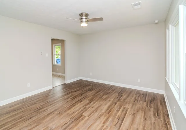 Photo 4 of Single family home for sale at 1910 Greenleaf Dr, Lexington, KY 40505 | MLS# 26022156 | Listing updated on 2026-08-15