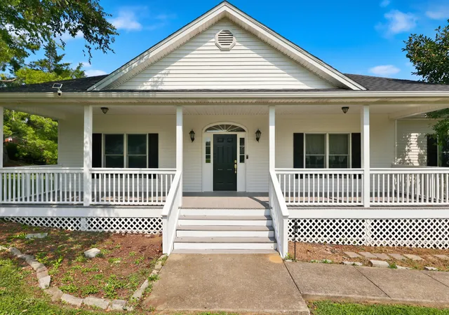 Photo 2 of Single family home for sale at 1035 Highview Dr, Lawrenceburg, KY 40342 | MLS# 26021495 | Listing updated on 2026-09-14