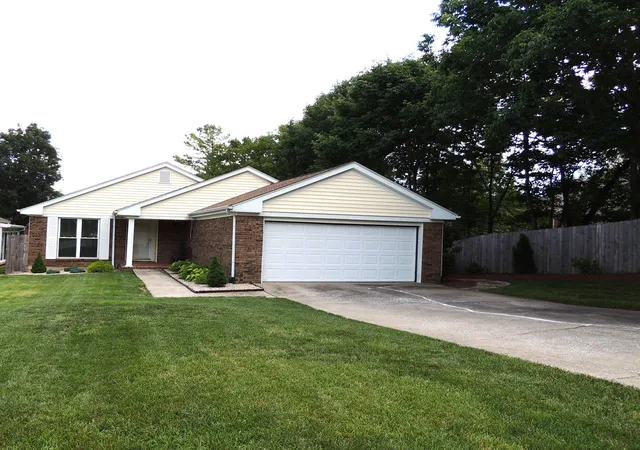 Photo 1 of Single family home for sale at 370 Garden Point Dr, Frankfort, KY 40601 | MLS# 26021496 | Listing updated on 2026-09-12