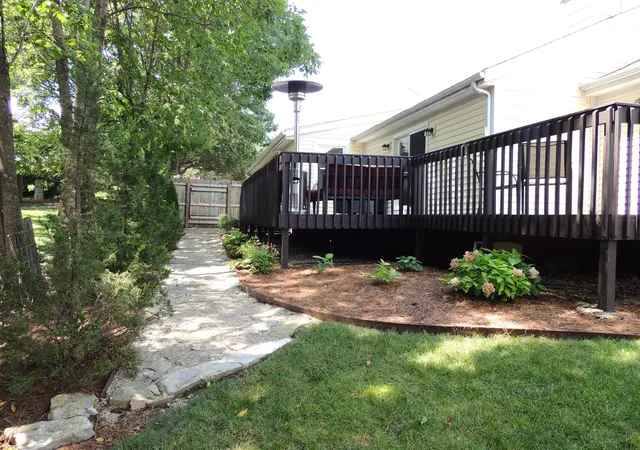 Photo 3 of Single family home for sale at 370 Garden Point Dr, Frankfort, KY 40601 | MLS# 26021496 | Listing updated on 2026-09-12