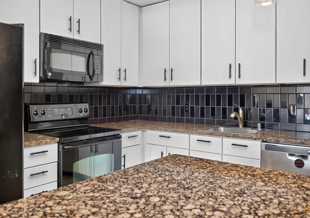 Photo 3 of Condo for sale at 535 S Upper St #325, Lexington, KY 40508 | MLS# 26023764 | Listing updated on 2026-08-31