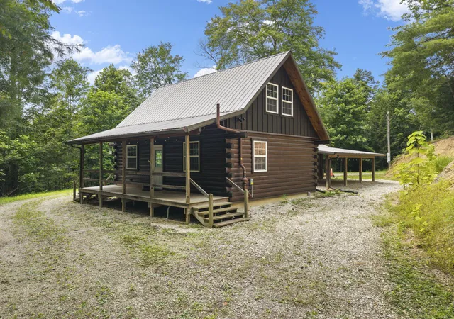 Photo 3 of Sale Pending at 572 Paradise Dr, Rogers, KY 41365 | MLS# 26021643 | Listing updated on 2026-09-02