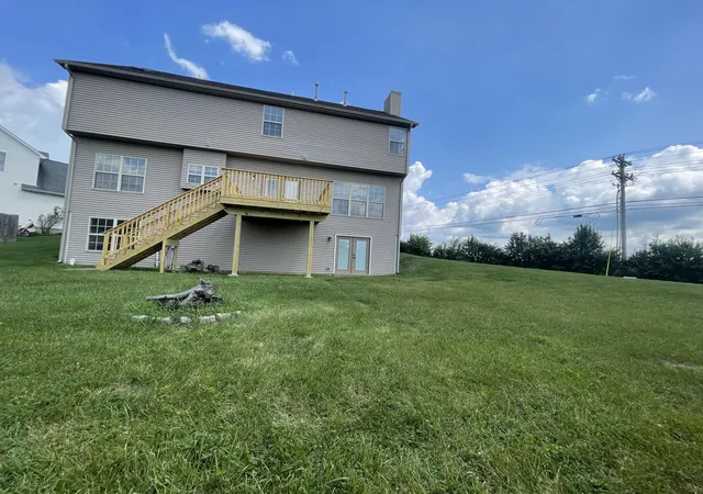 Photo 3 of Single family home for sale at 100 Vetch Dr, Nicholasville, KY 40356 | MLS# 26021501 | Listing updated on 2026-09-17