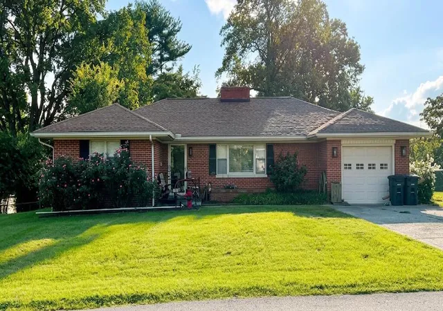 Photo 1 of Single family home for sale at 138 Hiawatha Trl, Frankfort, KY 40601 | MLS# 26021631 | Listing updated on 2026-09-05