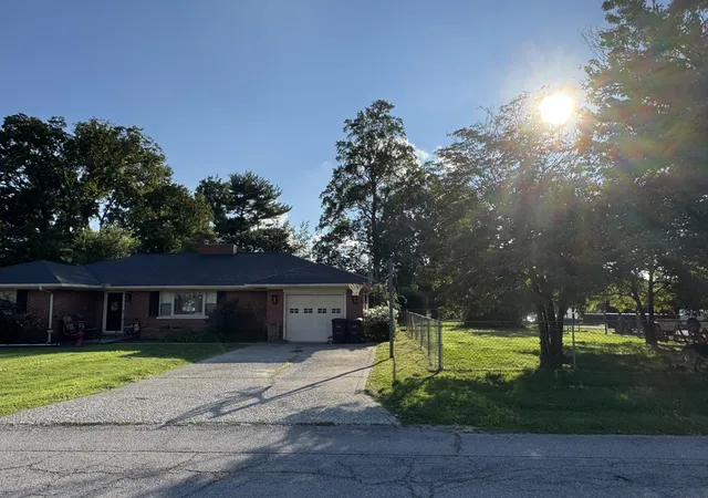 Photo 4 of Single family home for sale at 138 Hiawatha Trl, Frankfort, KY 40601 | MLS# 26021631 | Listing updated on 2026-10-05