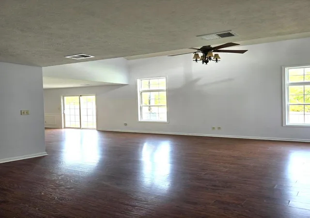 Photo 3 of Single family home for sale at 133 River Run Ct, Georgetown, KY 40324 | MLS# 26021559 | Listing updated on 2026-09-21