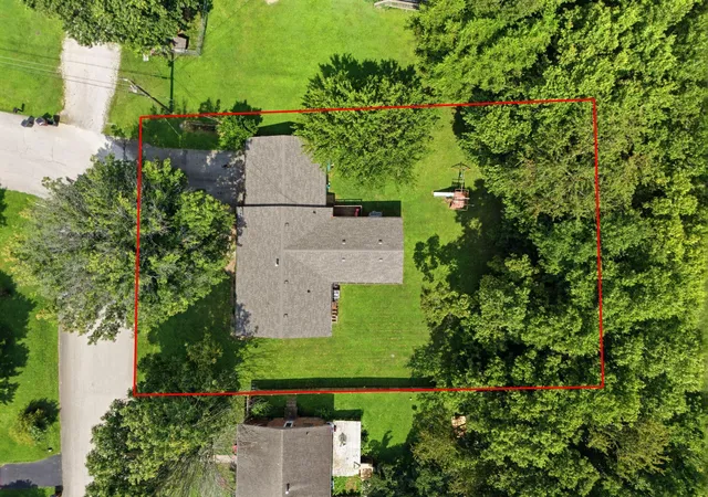Photo 4 of Sale Pending at 709 Brentwood Dr, Mount Sterling, KY 40353 | MLS# 26021515 | Listing updated on 2026-08-25