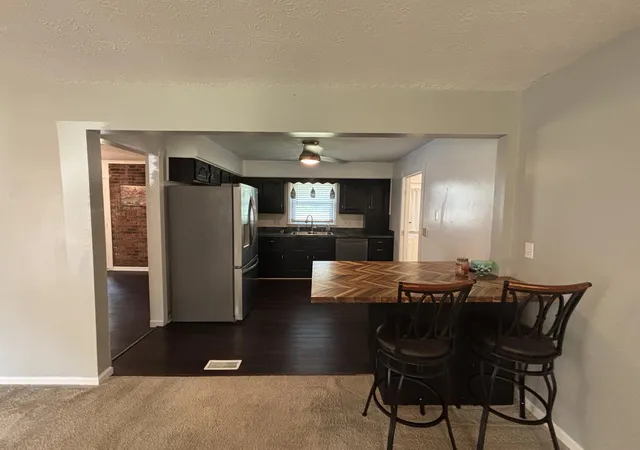 Photo 4 of Single family home for sale at 132 Meadowbrook Dr, Frankfort, KY 40601 | MLS# 26021622 | Listing updated on 2026-10-09