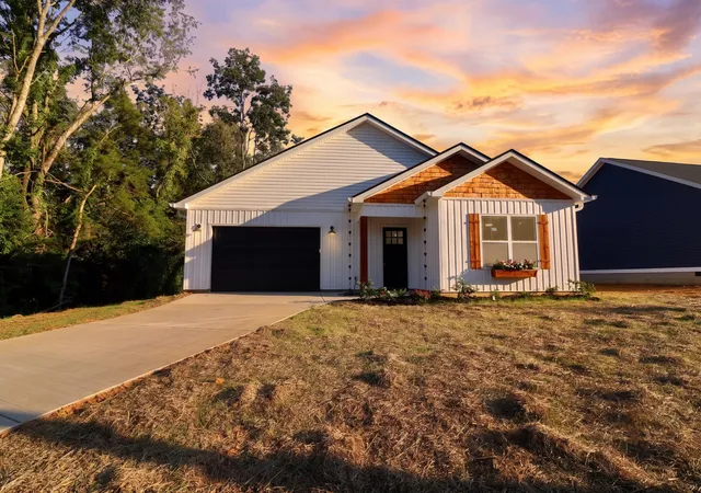 Photo 1 of Single family home for sale at 235 Peterson Ave, Auburn, KY 42206 | MLS# 26021600 | Listing updated on 2026-09-20