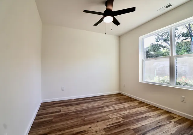 Photo 3 of Single family home for sale at 235 Peterson Ave, Auburn, KY 42206 | MLS# 26021600 | Listing updated on 2026-09-20