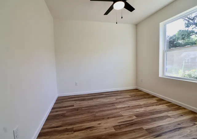 Photo 4 of Single family home for sale at 235 Peterson Ave, Auburn, KY 42206 | MLS# 26021600 | Listing updated on 2026-09-20
