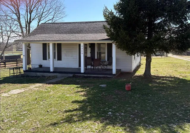 Photo 1 of Single family home for sale at 2305 Oregon Rd, Versailles, KY 40383 | MLS# 26022543 | Listing updated on 2026-08-19