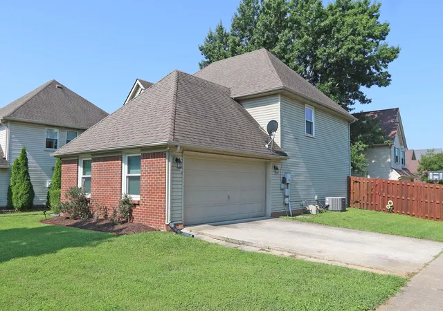 Photo 3 of Single family home for sale at 3601 Beechwood Cir, Lexington, KY 40514 | MLS# 26021525 | Listing updated on 2026-08-31
