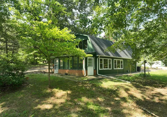 Photo 1 of Single family home for sale at 241 Solomon Dr, Cadiz, KY 42211 | MLS# 26021805 | Listing updated on 2026-08-12