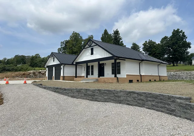 Single family home for sale at 277 Green Meadow Ln, Mount Vernon, KY 40456 | MLS# 26021540