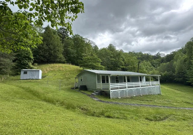 Photo 1 of Single family home for sale at 51 Dewey Thompson Rd, Calvin, KY 40813 | MLS# 26021710 | Listing updated on 2026-08-11