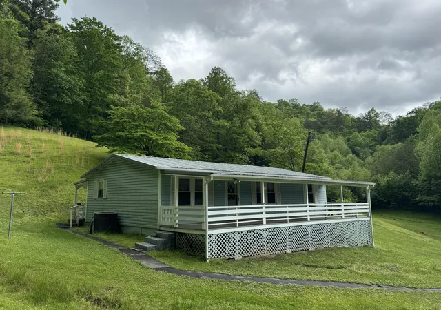 Photo 2 of Single family home for sale at 51 Dewey Thompson Rd, Calvin, KY 40813 | MLS# 26021710 | Listing updated on 2026-08-11