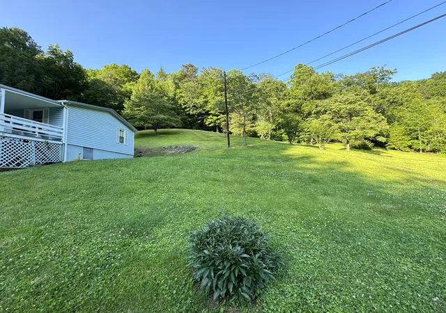 Photo 4 of Single family home for sale at 51 Dewey Thompson Rd, Calvin, KY 40813 | MLS# 26021710 | Listing updated on 2026-08-11