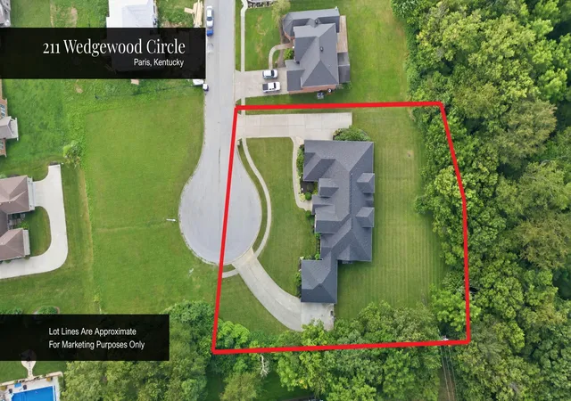 Photo 2 of Mansion for sale at 211 Wedgewood Cir, Paris, KY 40361 | MLS# 26022155 | Listing updated on 2026-08-16