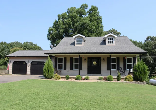 Photo 2 of Sale Pending at 2984 Lakeview Church Rd, Benton, KY 42025 | MLS# 26021572 | Listing updated on 2026-08-14