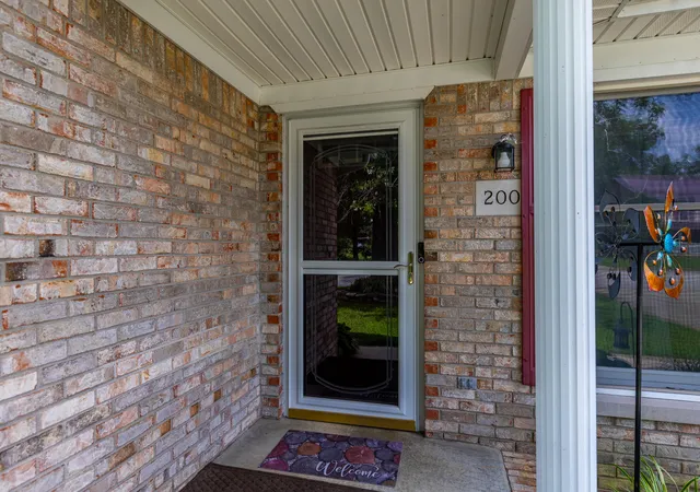 Photo 4 of Single family home for sale at 200 Northbrook Rd, Nicholasville, KY 40356 | MLS# 26021550 | Listing updated on 2026-09-11