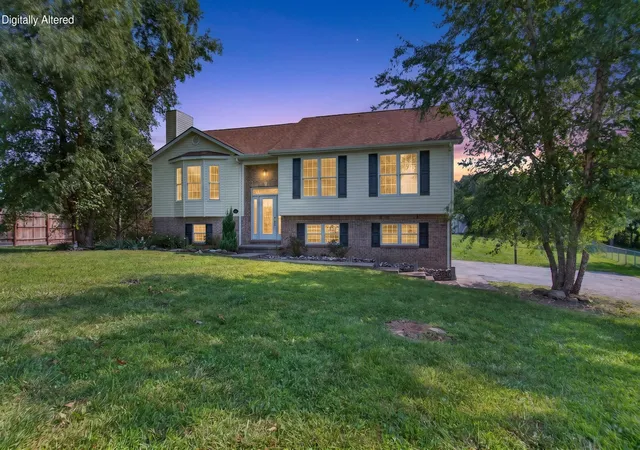 Photo 1 of Single family home for sale at 364 Ridgeview Dr, Berea, KY 40403 | MLS# 26021628 | Listing updated on 2026-09-29
