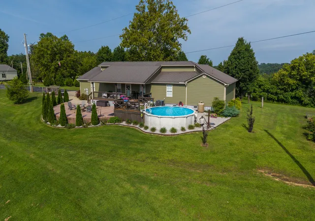 Photo 1 of Single family home for sale at 1662 S Tree Tower Rd, Sandgap, KY 40481 | MLS# 26021571 | Listing updated on 2026-08-17