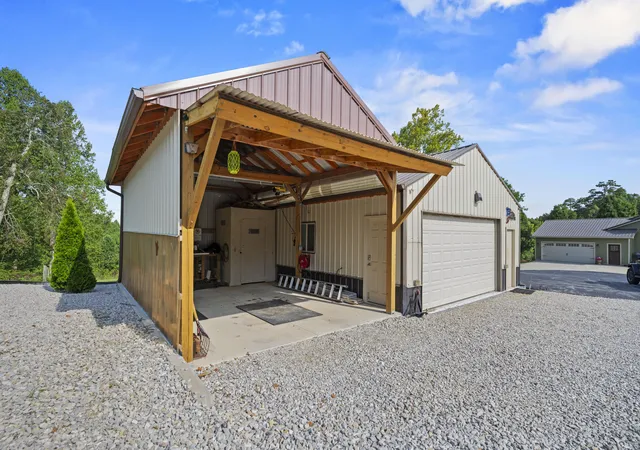 Photo 3 of Single family home for sale at 1662 S Tree Tower Rd, Sandgap, KY 40481 | MLS# 26021571 | Listing updated on 2026-08-17