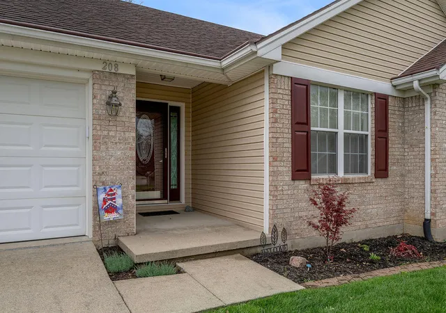 Photo 3 of Single family home for sale at 208 Corral Ct, Frankfort, KY 40601 | MLS# 26021574 | Listing updated on 2026-08-26