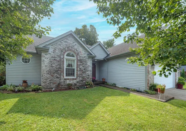 Photo 2 of Single family home for sale at 4128 Berryman Ct, Lexington, KY 40514 | MLS# 26022499 | Listing updated on 2026-09-14
